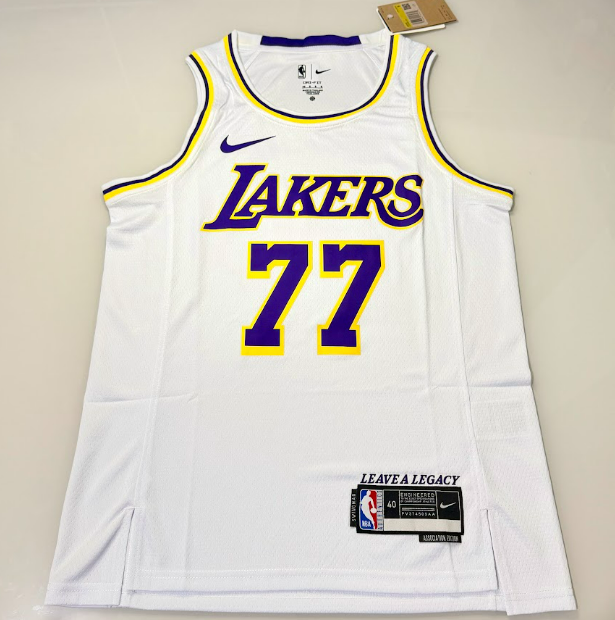 CAMISA NBA BRANCA #77 DONCIC