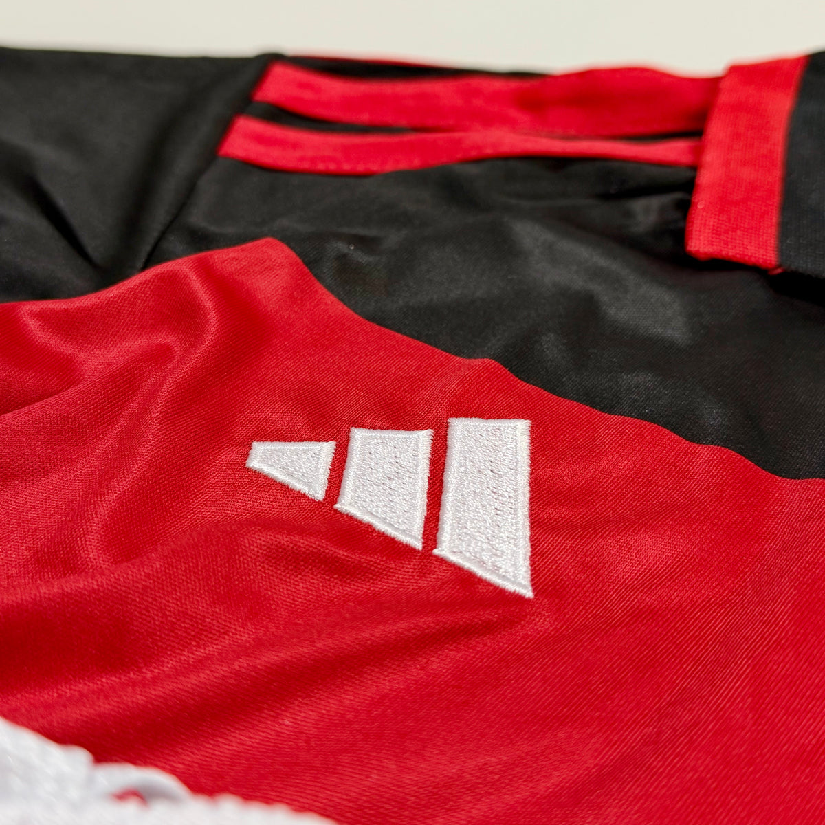 CONJUNTO INFANTIL (KIT) FLAMENGO TITULAR 26/27