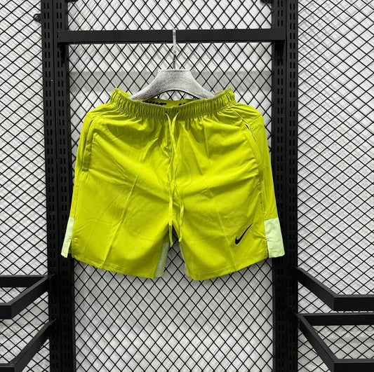SHORT NIKE VERDE